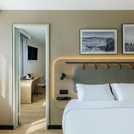 Campanile Saint Antoine 3*